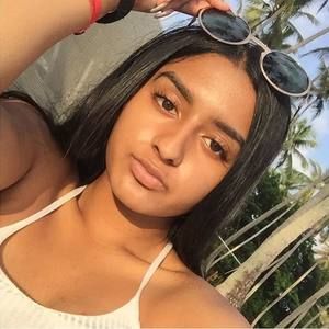 Meet your Posher, Namira